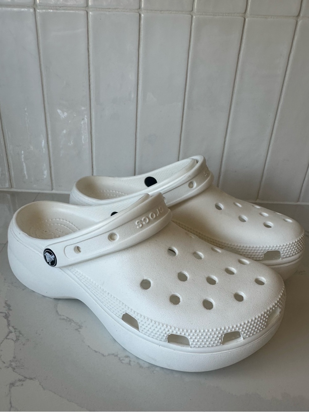 NWT Crocs Classic Platform Clog White - Picture 3 of 7